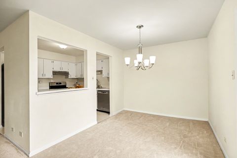 Tiny photo for 1737 Harrow Court #D, Wheaton, IL 60189 (MLS # 12614627)