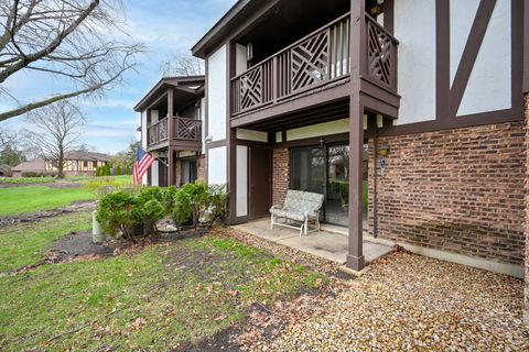 Tiny photo for 1737 Harrow Court #D, Wheaton, IL 60189 (MLS # 12614627)