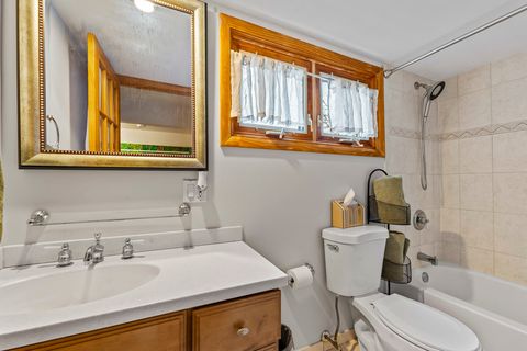 Tiny photo for 27052 W Lakeview Drive S, Lake Barrington, IL 60084 (MLS # 12576769)