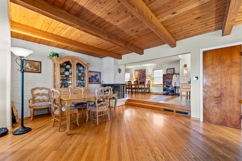 Tiny photo for 27052 W Lakeview Drive S, Lake Barrington, IL 60084 (MLS # 12576769)