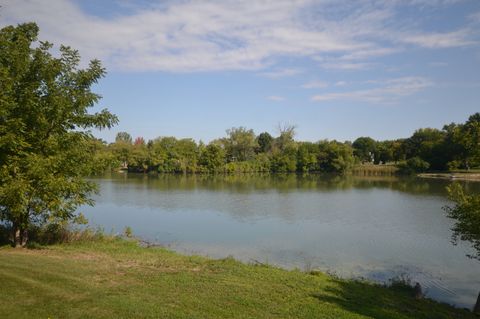 Tiny photo for 27052 W Lakeview Drive S, Lake Barrington, IL 60084 (MLS # 12576769)