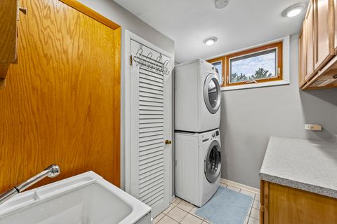 Tiny photo for 27052 W Lakeview Drive S, Lake Barrington, IL 60084 (MLS # 12576769)