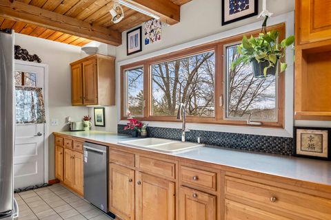 Tiny photo for 27052 W Lakeview Drive S, Lake Barrington, IL 60084 (MLS # 12576769)