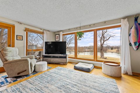 Tiny photo for 27052 W Lakeview Drive S, Lake Barrington, IL 60084 (MLS # 12576769)