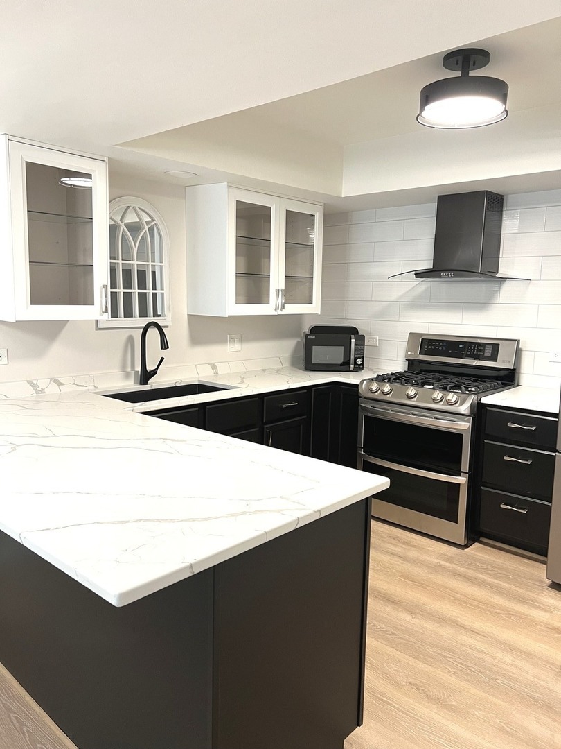 27 Mineola Road 27