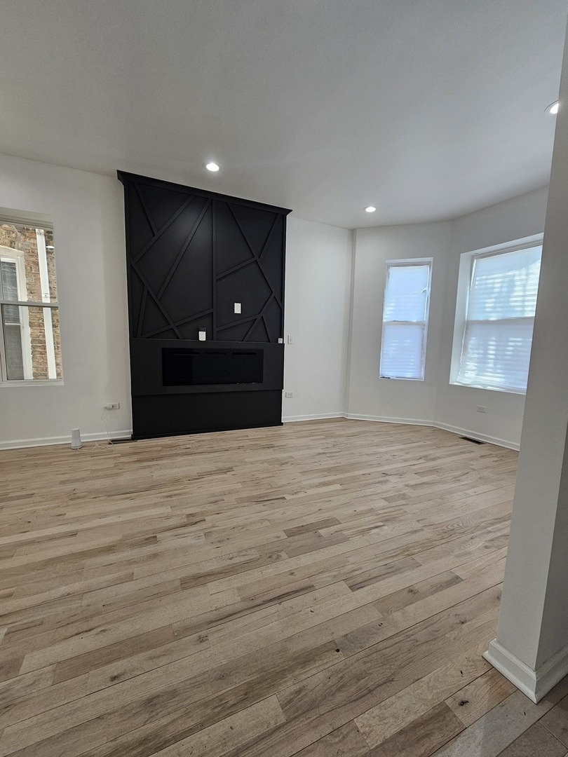 4336 W Gladys Avenue