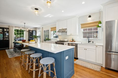 Tiny photo for 6632 N Sioux Avenue, Chicago, IL 60646 (MLS # 12501385)