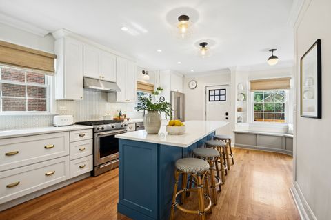 Tiny photo for 6632 N Sioux Avenue, Chicago, IL 60646 (MLS # 12501385)