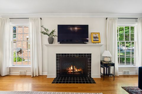 Tiny photo for 6632 N Sioux Avenue, Chicago, IL 60646 (MLS # 12501385)