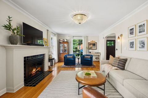 Tiny photo for 6632 N Sioux Avenue, Chicago, IL 60646 (MLS # 12501385)