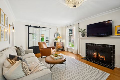 Tiny photo for 6632 N Sioux Avenue, Chicago, IL 60646 (MLS # 12501385)