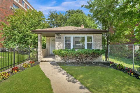 Photo of 9117 S Brandon Avenue, Chicago, IL 60617 (MLS # 12695815)