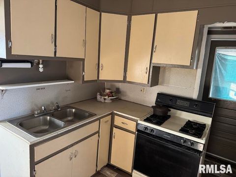 Tiny photo for 205 STATE Street, Christopher, IL 62822 (MLS # EB460777)