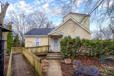 Tiny photo for 818 Bach Street, Northbrook, IL 60062 (MLS # 12595052)