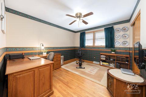 Tiny photo for 10128 Mansfield Avenue, Oak Lawn, IL 60453 (MLS # 12605081)