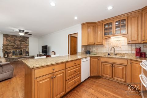Tiny photo for 10128 Mansfield Avenue, Oak Lawn, IL 60453 (MLS # 12605081)
