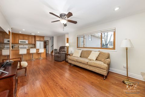 Tiny photo for 10128 Mansfield Avenue, Oak Lawn, IL 60453 (MLS # 12605081)