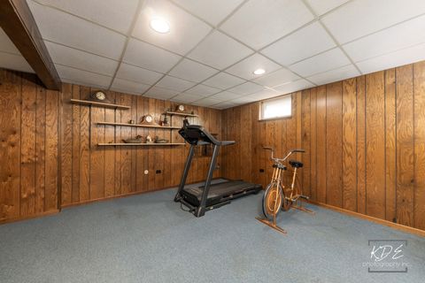 Tiny photo for 10128 Mansfield Avenue, Oak Lawn, IL 60453 (MLS # 12605081)