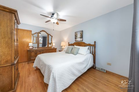 Tiny photo for 10128 Mansfield Avenue, Oak Lawn, IL 60453 (MLS # 12605081)