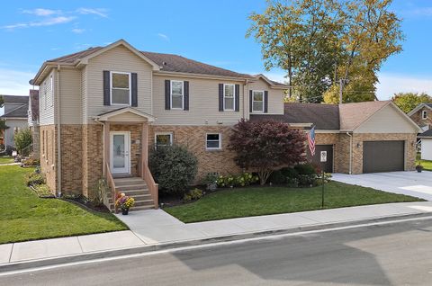 Tiny photo for 17204 67th Court, Tinley Park, IL 60477 (MLS # 12520873)