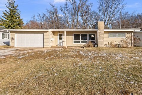 Photo of 3102 15th Street A, Moline, IL 61265 (MLS # 12554477)