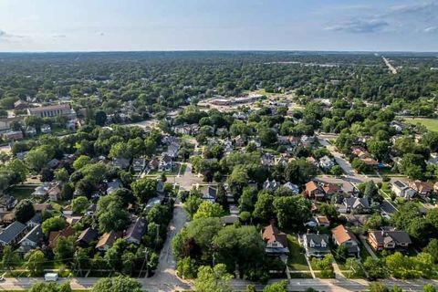 Tiny photo for 1308 HARLEM Boulevard, Rockford, IL 61103 (MLS # 12435740)