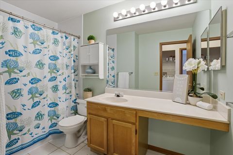 Tiny photo for 682 Fieldcrest Drive #A, South Elgin, IL 60177 (MLS # 12611093)