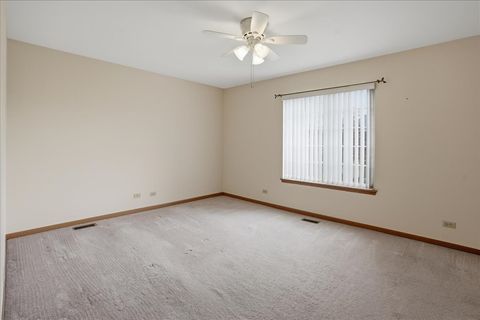 Tiny photo for 682 Fieldcrest Drive #A, South Elgin, IL 60177 (MLS # 12611093)