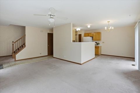 Tiny photo for 682 Fieldcrest Drive #A, South Elgin, IL 60177 (MLS # 12611093)