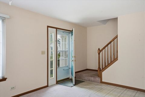 Tiny photo for 682 Fieldcrest Drive #A, South Elgin, IL 60177 (MLS # 12611093)