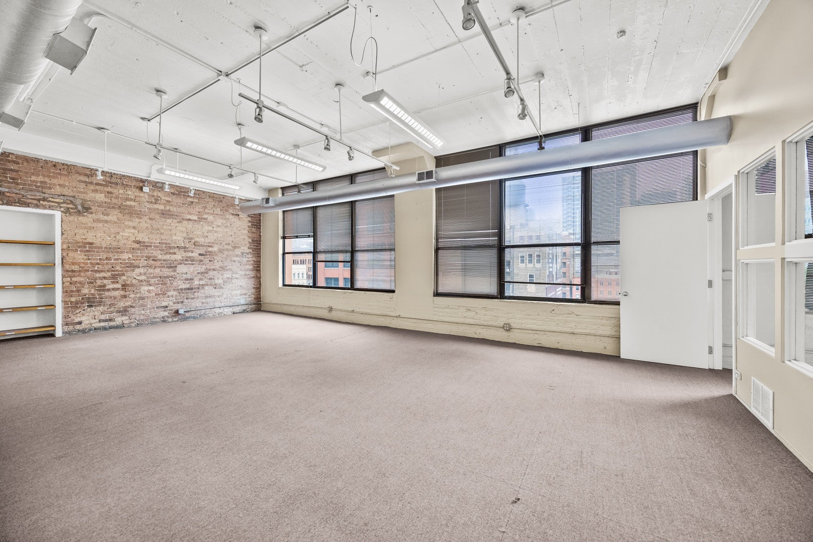 222 W Ontario Street 400
