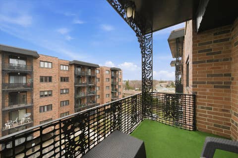 Tiny photo for 9331 Landings Lane #504, Des Plaines, IL 60016 (MLS # 12667549)