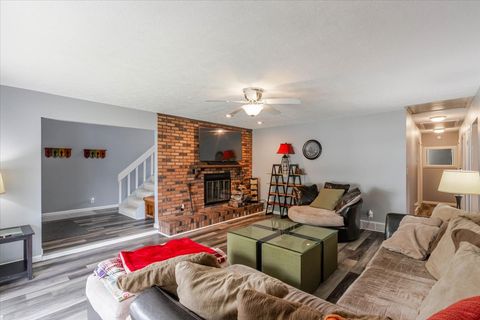 Tiny photo for 1222 S Mason Street, Bloomington, IL 61701 (MLS # 12688200)