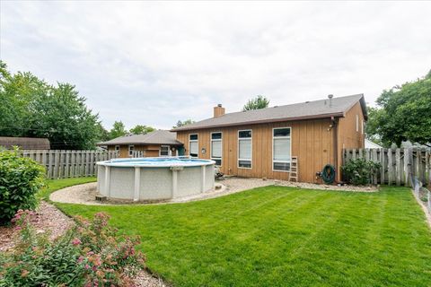 Tiny photo for 1222 S Mason Street, Bloomington, IL 61701 (MLS # 12688200)