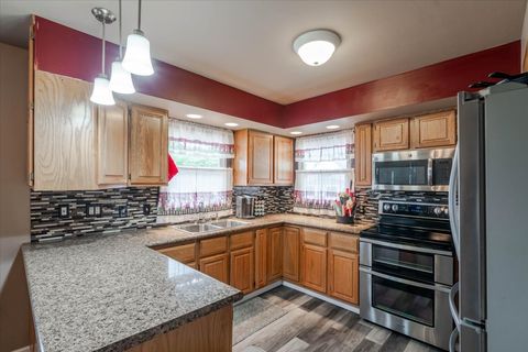 Tiny photo for 1222 S Mason Street, Bloomington, IL 61701 (MLS # 12688200)