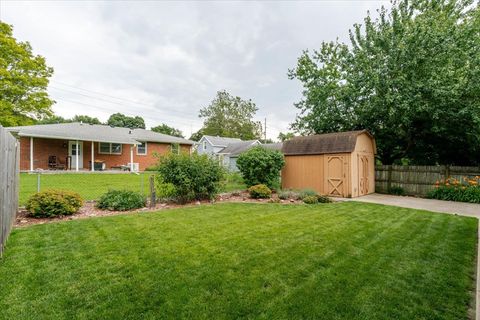 Tiny photo for 1222 S Mason Street, Bloomington, IL 61701 (MLS # 12688200)