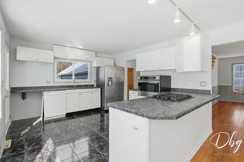 Tiny photo for 21870 W Lake Avenue, Round Lake, IL 60073 (MLS # 12567894)