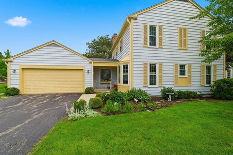 Tiny photo for 1 The Court of Harbinger Falls, Northbrook, IL 60062 (MLS # 12682298)
