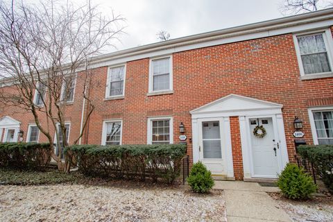 Tiny photo for 1410 Pebblecreek Drive, Glenview, IL 60025 (MLS # 12576457)