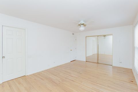 Tiny photo for 1410 Pebblecreek Drive, Glenview, IL 60025 (MLS # 12576457)