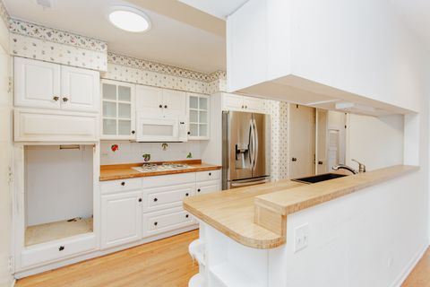 Tiny photo for 1410 Pebblecreek Drive, Glenview, IL 60025 (MLS # 12576457)