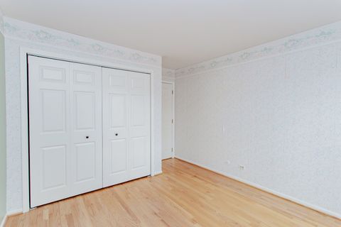 Tiny photo for 1410 Pebblecreek Drive, Glenview, IL 60025 (MLS # 12576457)