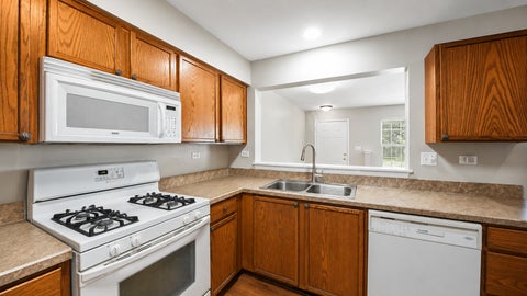 Tiny photo for 637 Lincoln Station Drive, Oswego, IL 60543 (MLS # 12721801)