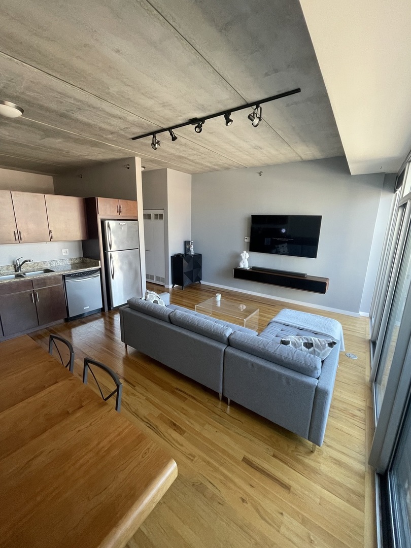 630 N Franklin Street 915