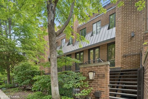 1327 N Sutton Place Chicago IL 60610