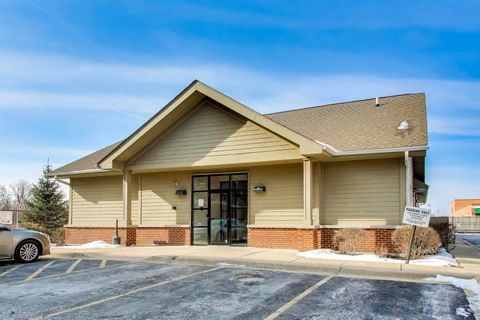 Tiny photo for 1650 Riverwoods Drive #706, Melrose Park, IL 60160 (MLS # 12564678)