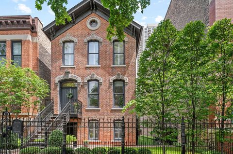 Photo of 2029 N Sedgwick Street, Chicago, IL 60614 (MLS # 12659143)