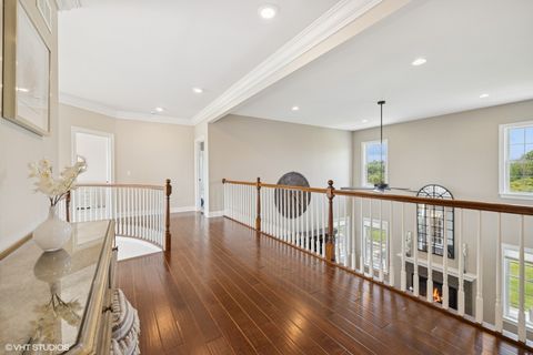 Tiny photo for 28 Shenandoah Circle, South Barrington, IL 60010 (MLS # 12489030)