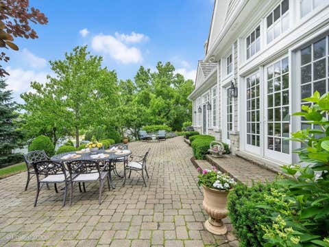 Tiny photo for 431 Woodland Park Court, Hinsdale, IL 60521 (MLS # 12653268)