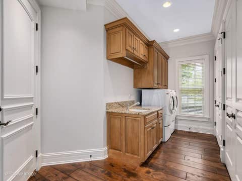Tiny photo for 431 Woodland Park Court, Hinsdale, IL 60521 (MLS # 12653268)